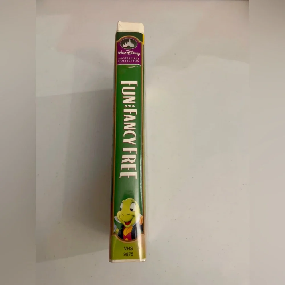 💙 Disney’s Masterpiece Collection Fun & Fancy Free VHS Movie 9875